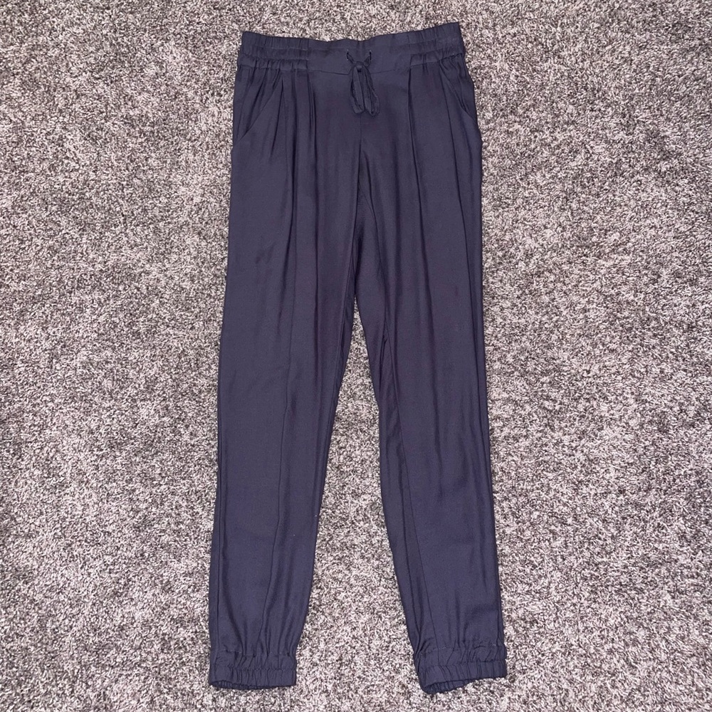Talula Aritzia Cropped Joggers